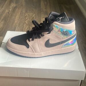 Women’s Air Jordan 1 Mid